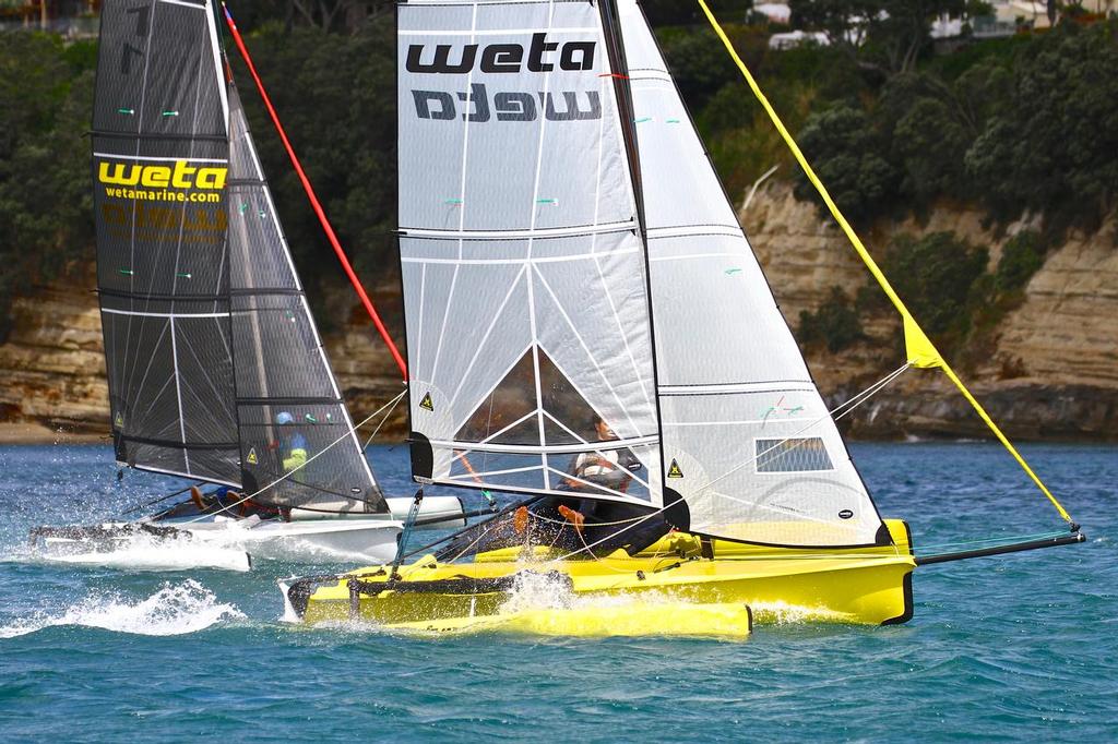 Match racing up the Takapuna shore © Richard Gladwell www.photosport.co.nz